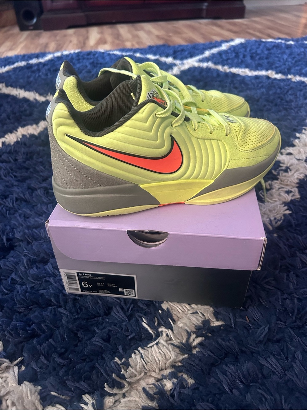 Youth JA 2 basketball shoes size 6